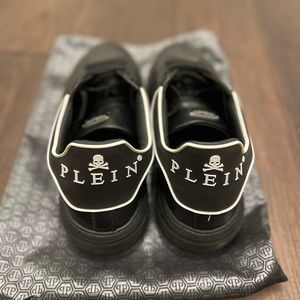 Men Philip Plein shoes, worn only two times. Like new. Black size 43